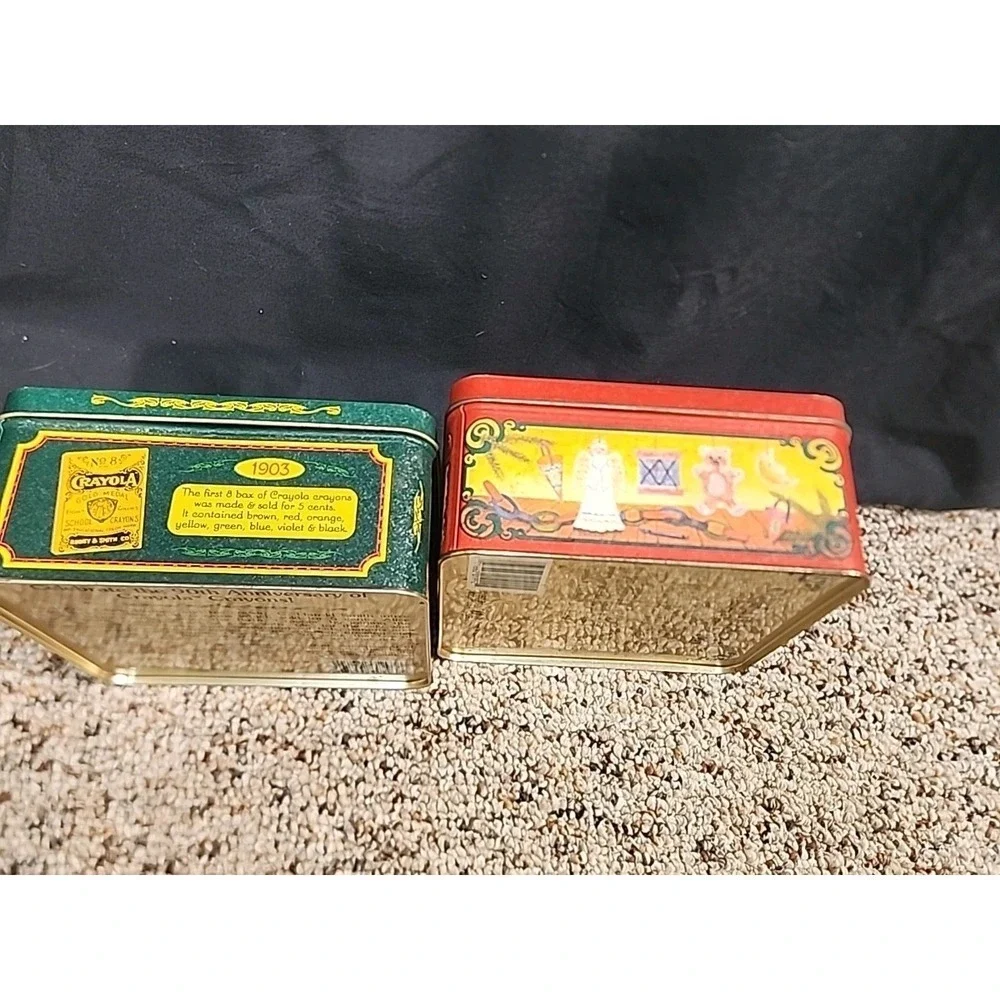 Lot‎ Of 2 Crayola Tins. Vintage 1992 &1993